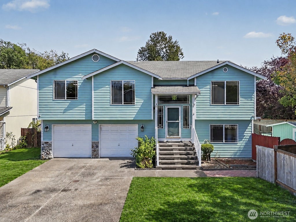 Photo of 3011 12th Street Pl SW, Puyallup, WA 98373 (MLS # 2586907)