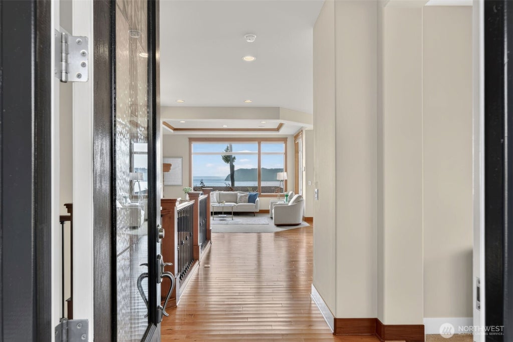 Photo of 6652 Waterton Circle, Mukilteo, WA 98275 (MLS # 2582583)