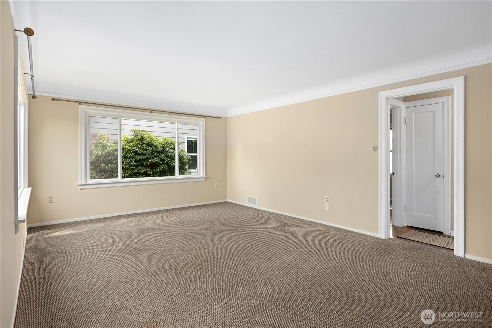 307 I Street SE