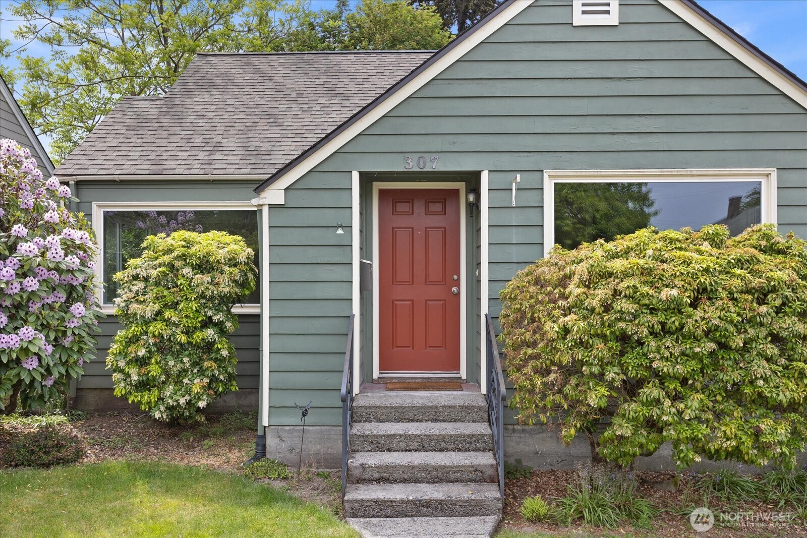307 I Street SE