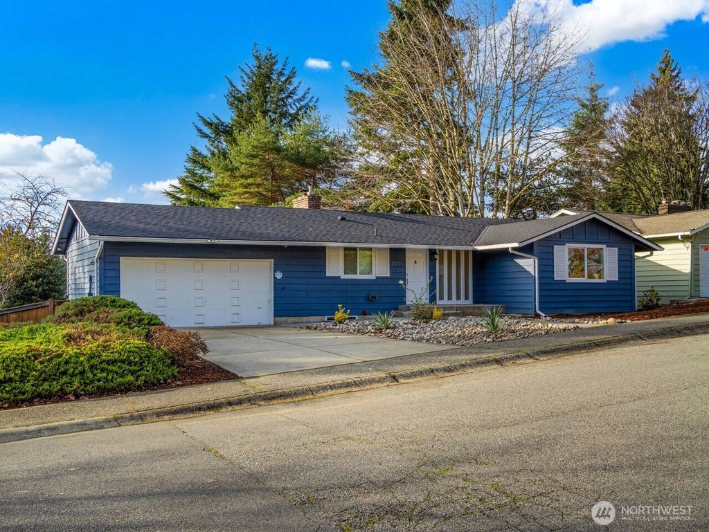 Photo of 2317 137th Place SE, Bellevue, WA 98005 (MLS # 2456259)