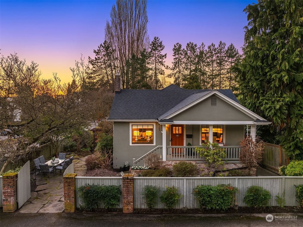 Photo of 4103 42nd Avenue NE, Seattle, WA 98105 (MLS # 2327778)