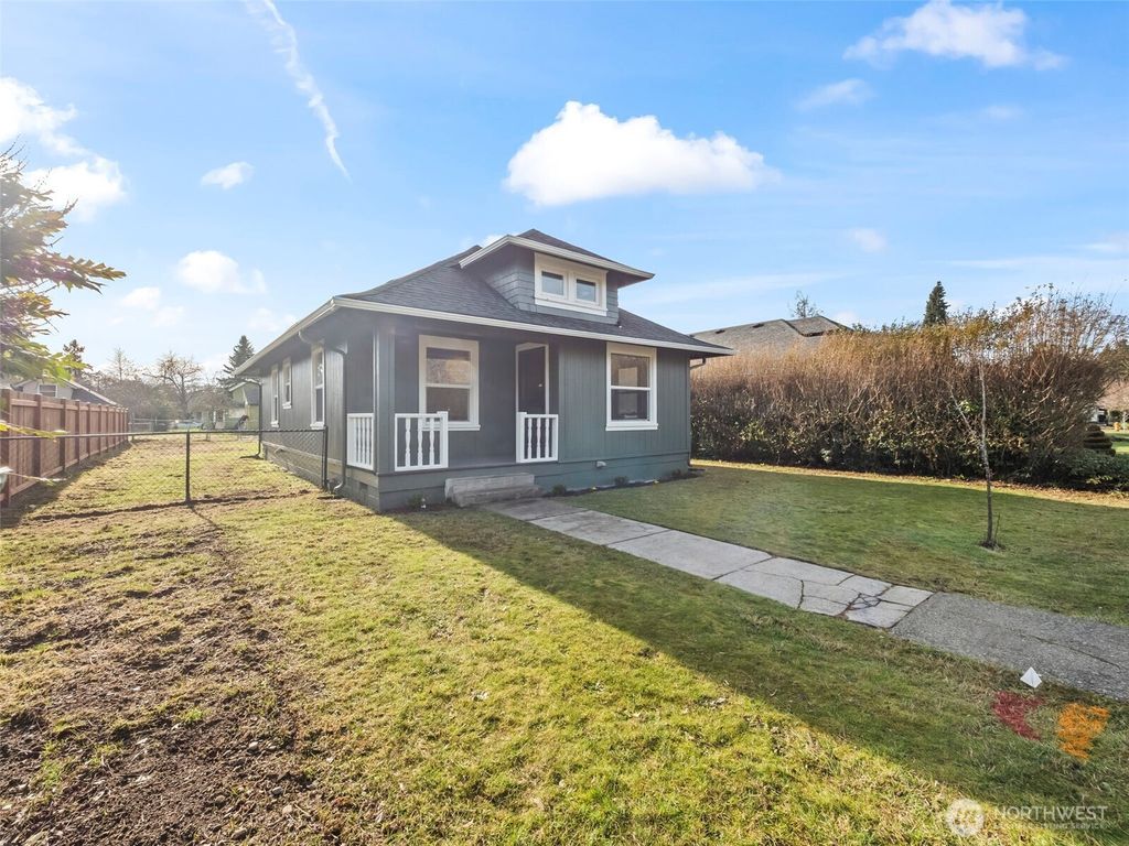Photo of 504 Dupont Avenue, Dupont, WA 98327 (MLS # 2477030)