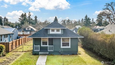 Photo of 504 Dupont Avenue, Dupont, WA 98327 (MLS # 2477030)
