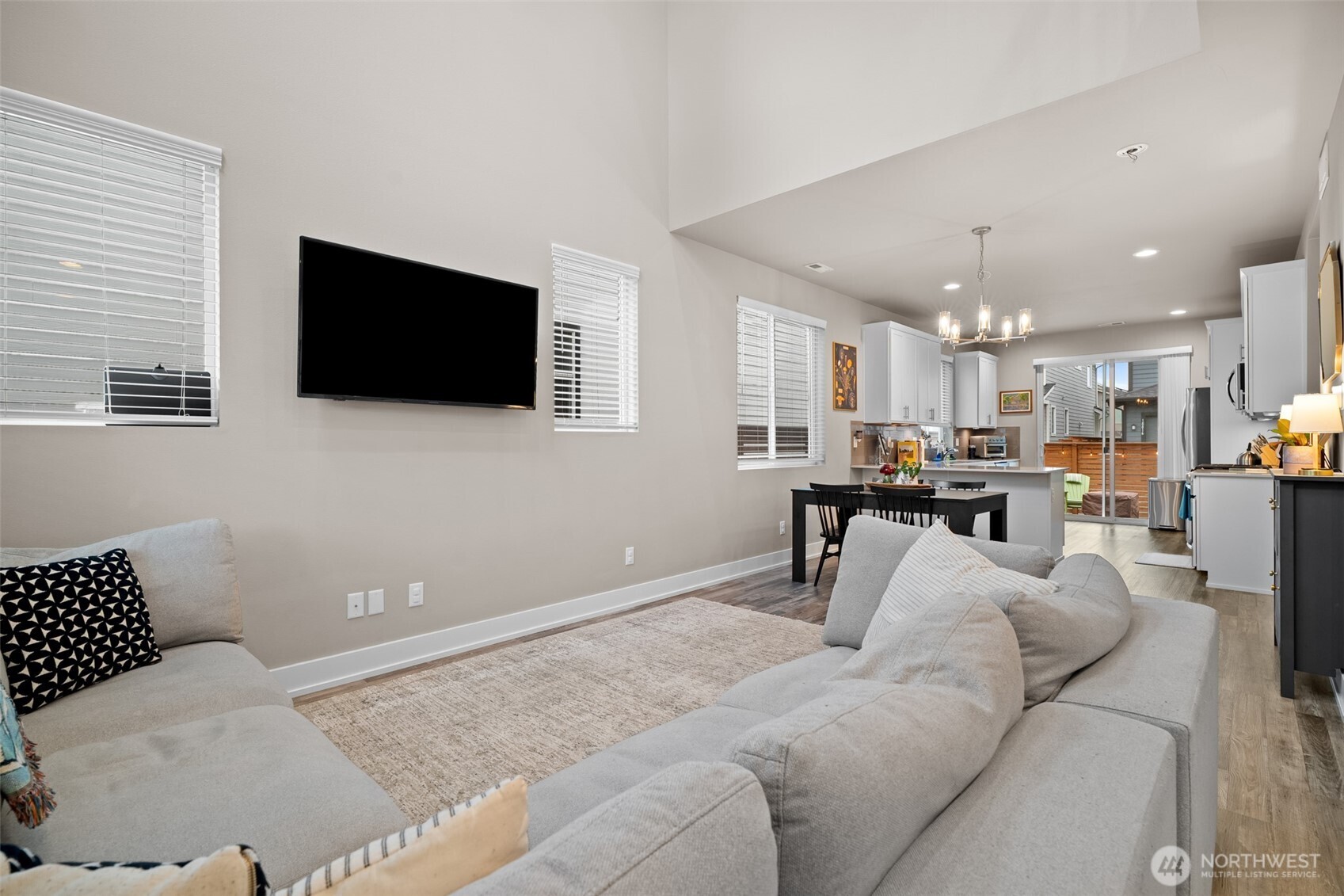 18815 Eagle Ridge Drive E