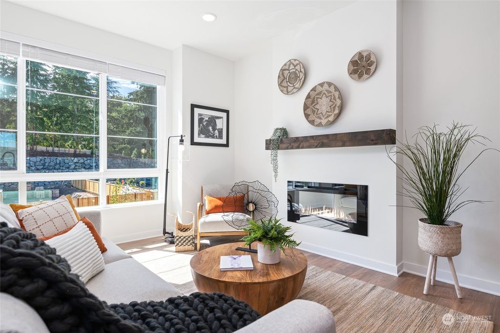 Photo of 6621 NE 187th Court #4, Kenmore, WA 98028 (MLS # 2027231)