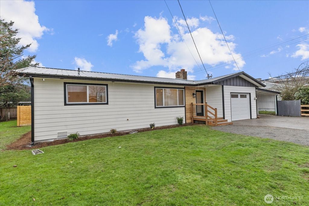 Photo of 1917 Grove Street, Marysville, WA 98270 (MLS # 2472807)