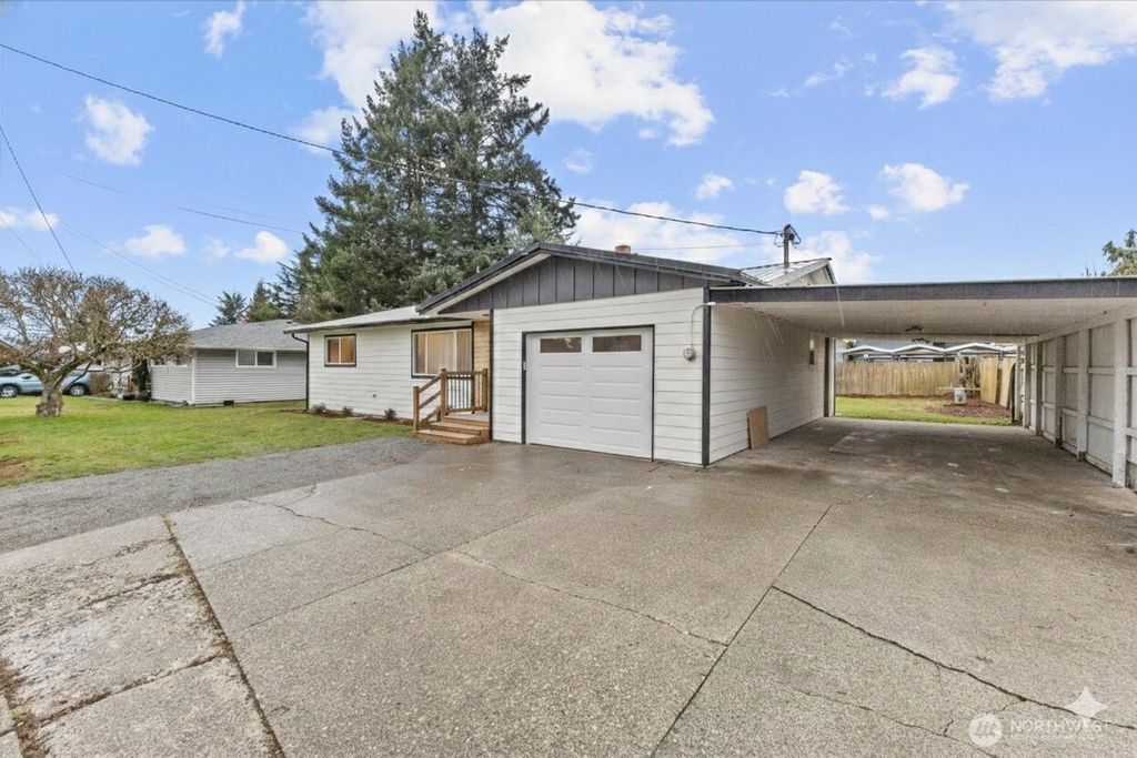 Photo of 1917 Grove Street, Marysville, WA 98270 (MLS # 2472807)
