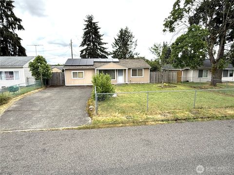 Photo of 10517 Addison Street SW, Lakewood, WA 98499 (MLS # 2524523)