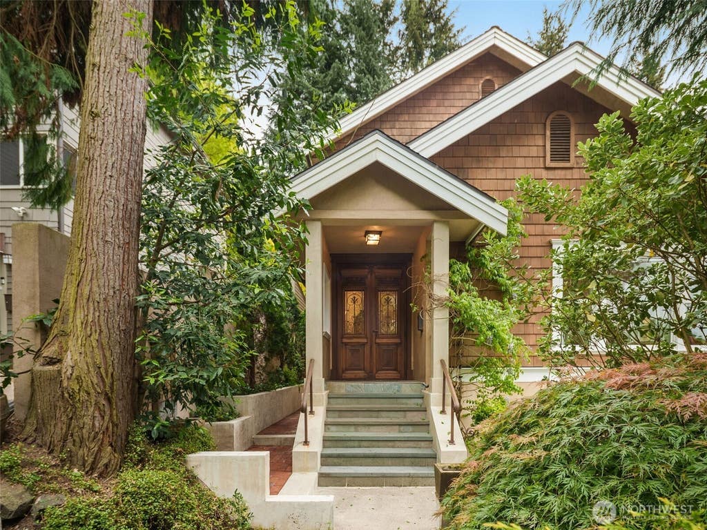 Photo of 1007 W Newell Street, Seattle, WA 98119 (MLS # 2566440)