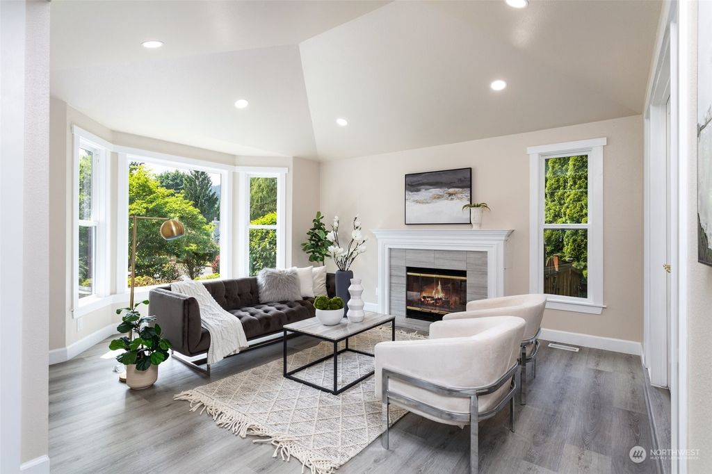 Photo of 520 Indigo Place NW, Issaquah, WA 98027 (MLS # 2075728)