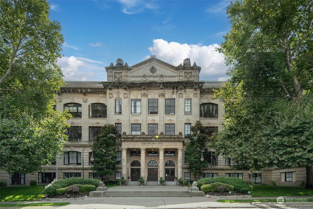 Photo of 201 Galer Street #502, Seattle, WA 98109 (MLS # 2303849)