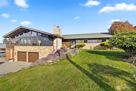 Photo of 521 S Liberty St, Port Angeles, WA 98362 (MLS # 2499066)