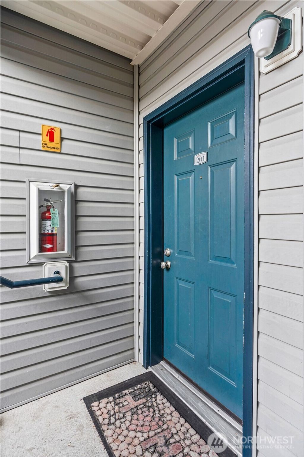 Photo of 33020 10th Avenue SW #V201, Federal Way, WA 98023 (MLS # 2349590)