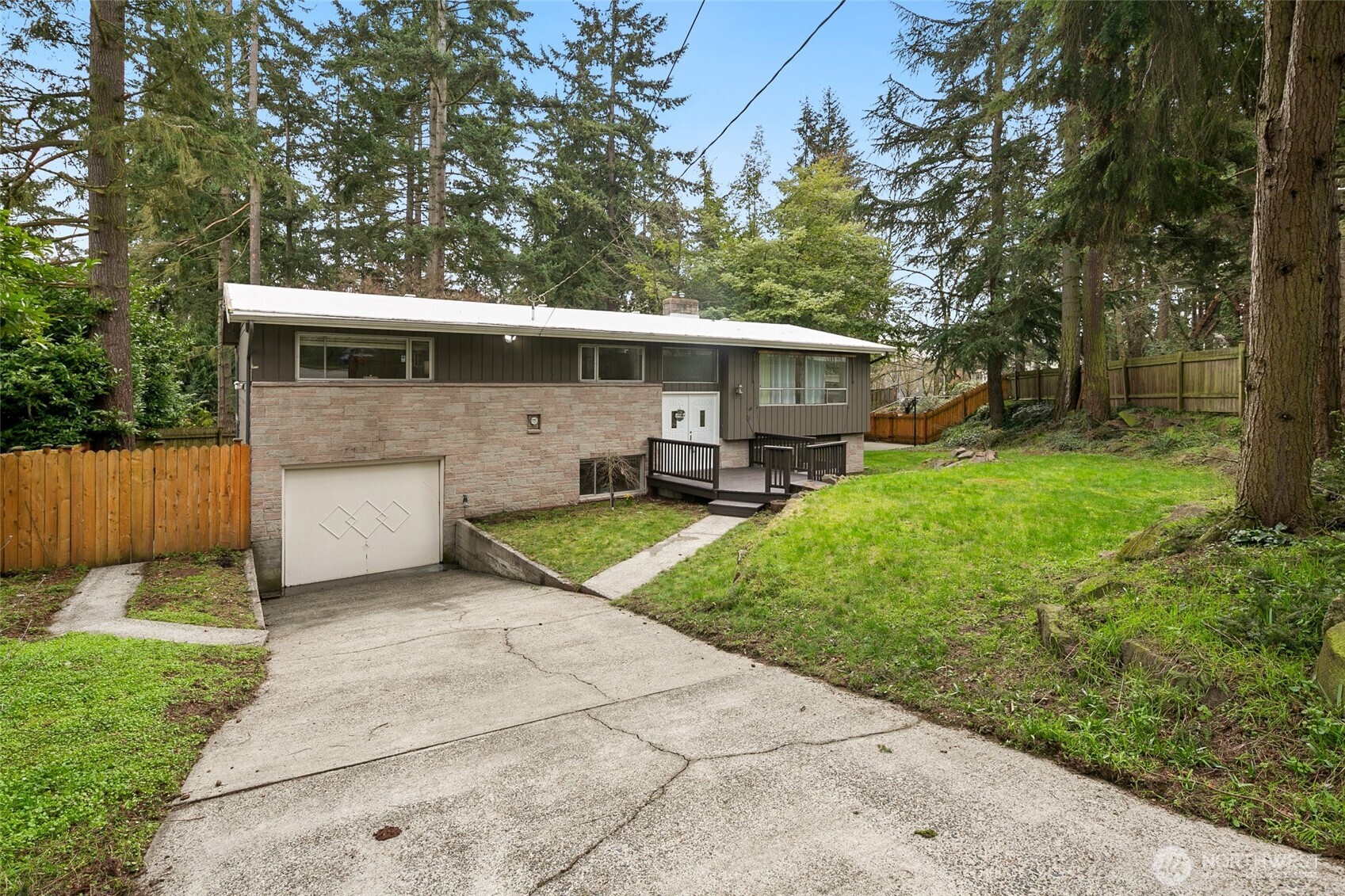 12704 8th Avenue NE