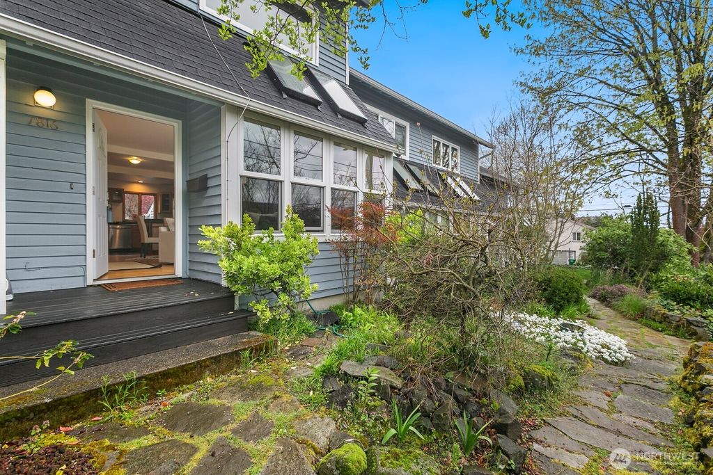 Photo of 1816 East Jefferson Street #B, Seattle, WA 98122 (MLS # 2487113)