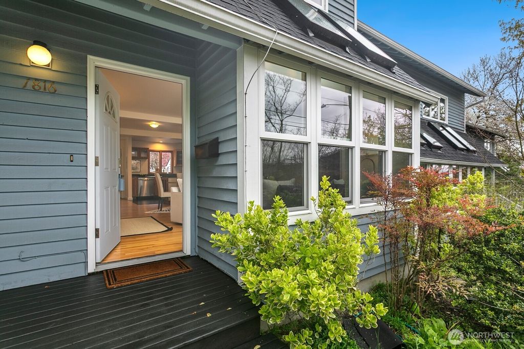 Photo of 1816 East Jefferson Street #B, Seattle, WA 98122 (MLS # 2487113)