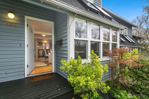 Photo of 1816 East Jefferson Street #B, Seattle, WA 98122 (MLS # 2487113)