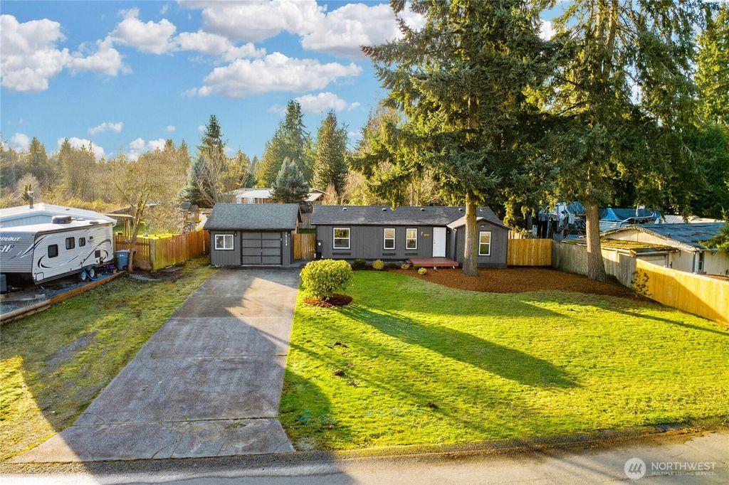 Photo of 16124 120th Avenue E, Puyallup, WA 98374 (MLS # 2469043)