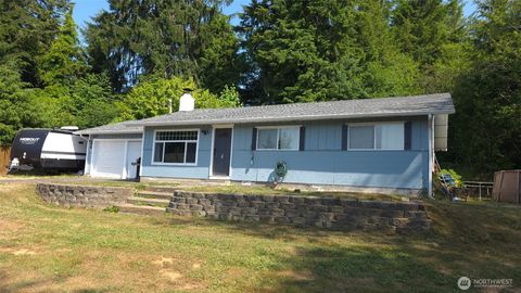 Photo of 6918 Fremont Drive, Aberdeen, WA 98520 (MLS # 2396174)