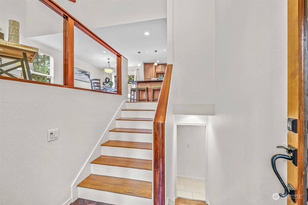 Photo of 8317 NE 120th Place, Kirkland, WA 98034 (MLS # 2250746)