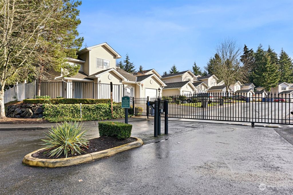 Photo of 2051 S 368th Place #808, Federal Way, WA 98003 (MLS # 2022578)