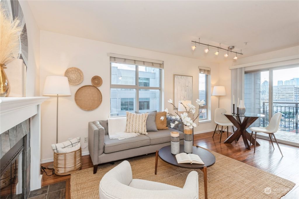 Photo of 769 Hayes Street #302, Seattle, WA 98109 (MLS # 2184140)