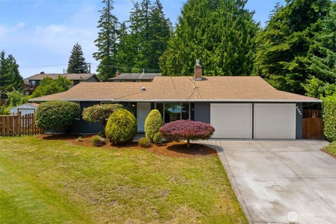 Photo of 2507 Vashon Court NE, Renton, WA 98059 (MLS # 2545221)