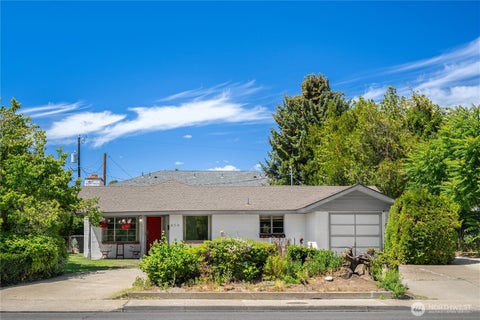 Photo of 314 N 40th Avenue, Yakima, WA 98908 (MLS # 2547426)