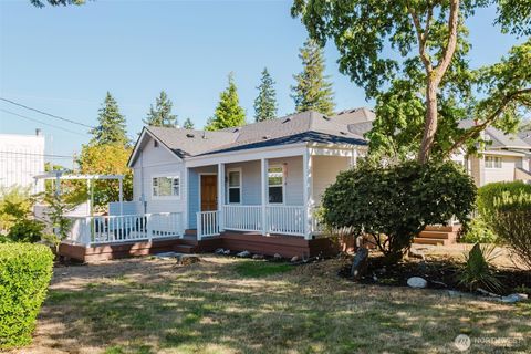 Photo of 1547 Park Ave, Bremerton, WA 98337 (MLS # 2426839)