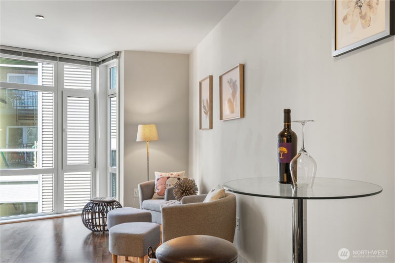 699 John Street 507