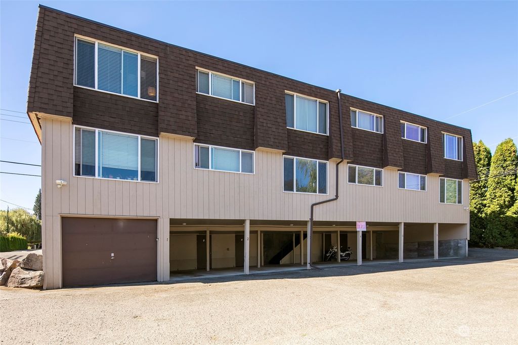 Photo of 601 Avenue Ave, Snohomish, WA 98290 (MLS # 1997908)