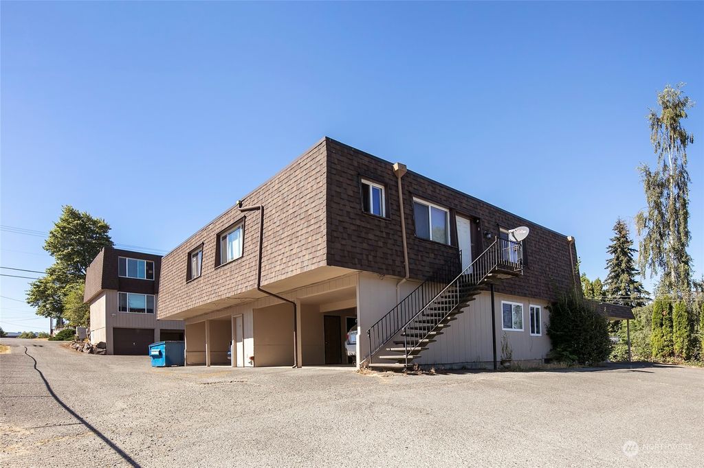 Photo of 601 Avenue Ave, Snohomish, WA 98290 (MLS # 1997908)