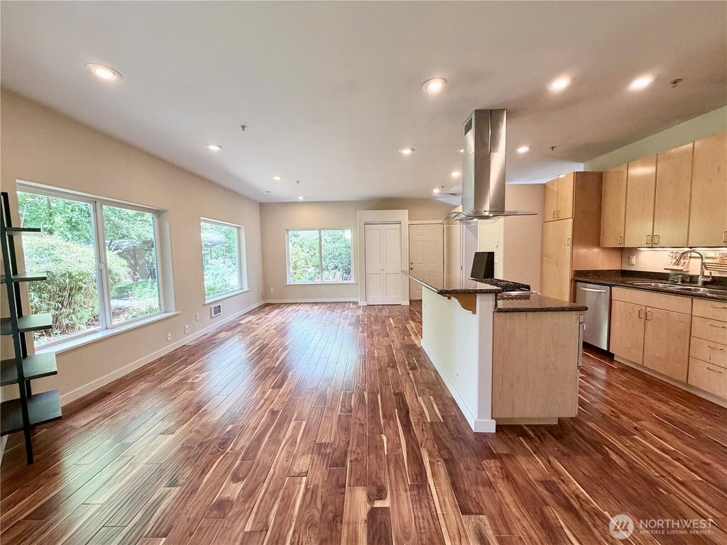 Photo of 10021 7th Avenue NW #E, Seattle, WA 98177 (MLS # 2535546)