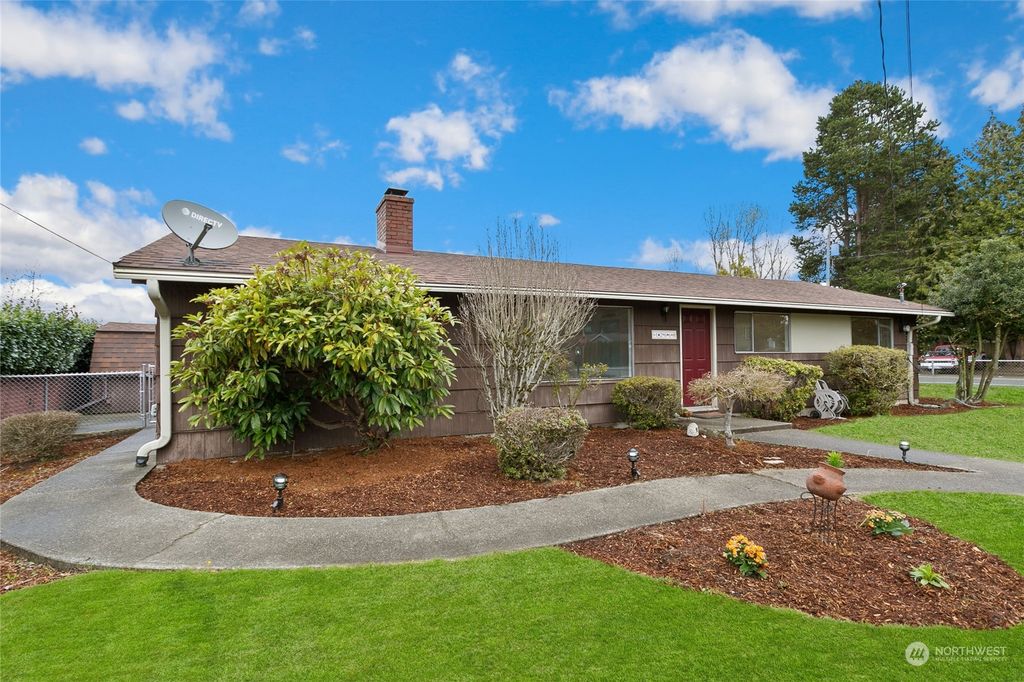 Photo of 12668 SE 170th Street, Renton, WA 98058 (MLS # 2056439)