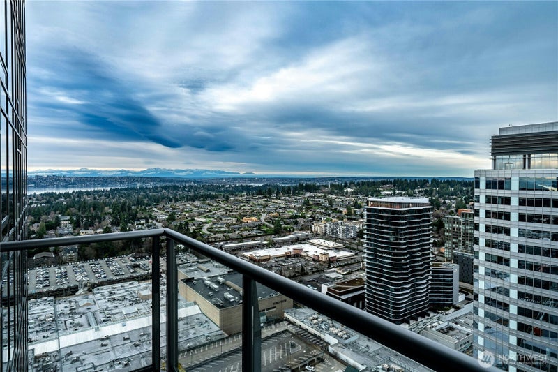650 Bellevue Way NE 3705