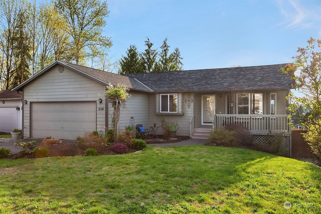 Photo of 504 Hemlock Avenue, Granite Falls, WA 98252 (MLS # 2062025)