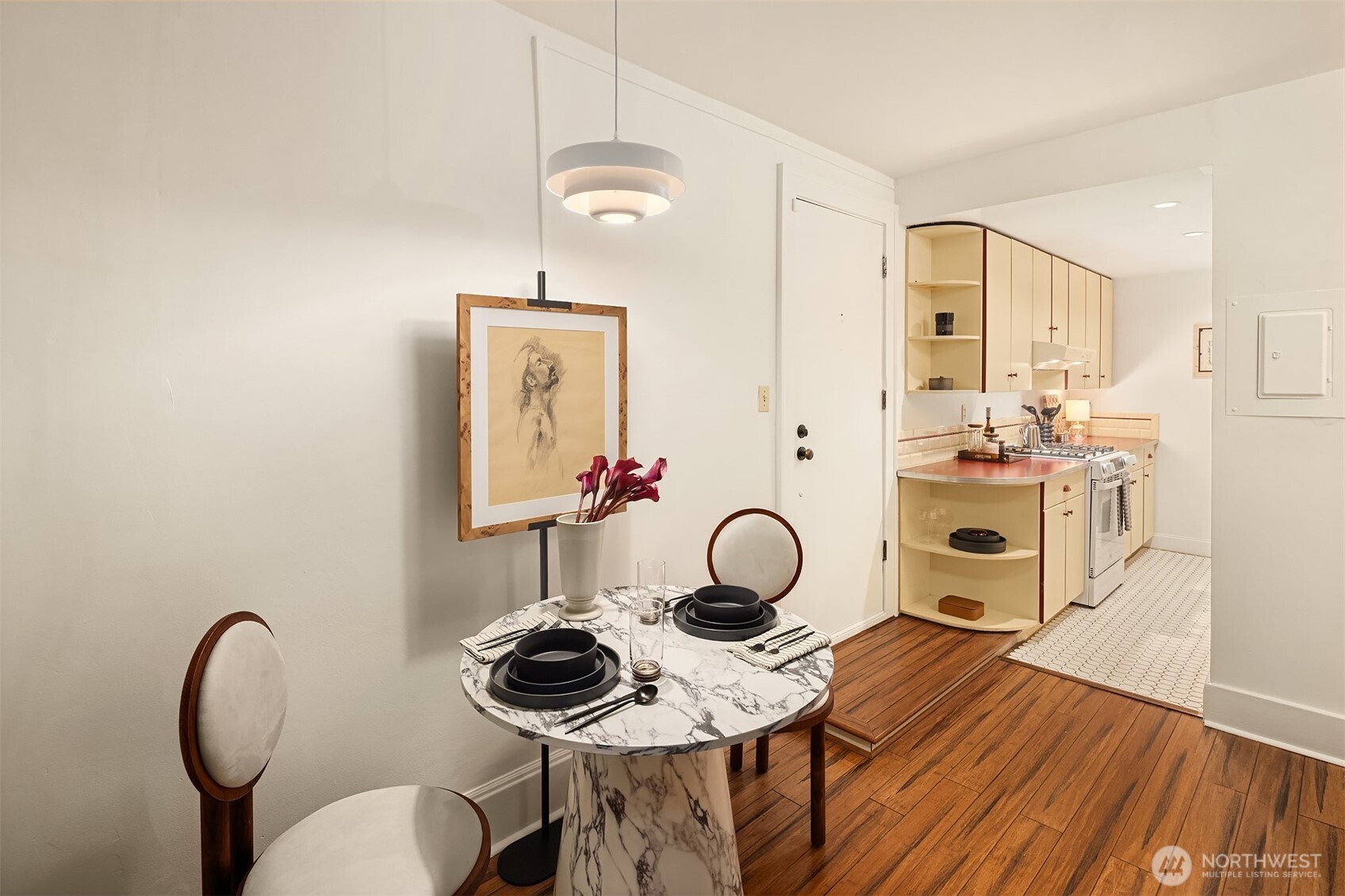 1112 Broadway E 102