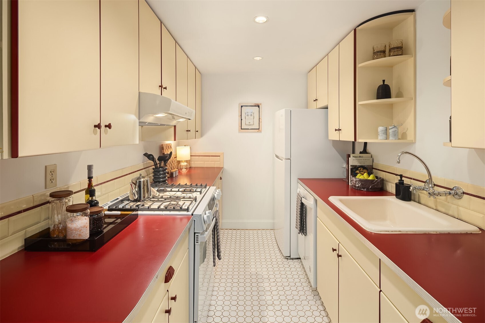 1112 Broadway E 102