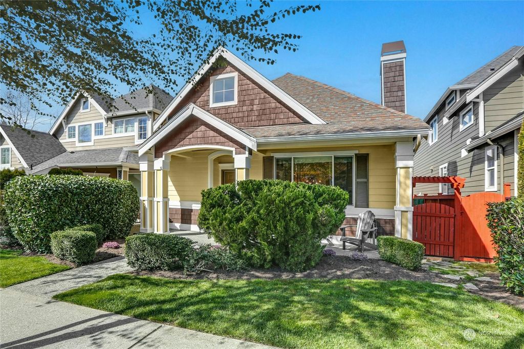 Photo of 2487 NE Laurelwood Lane, Issaquah, WA 98029 (MLS # 2215220)