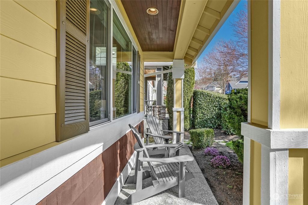 Photo of 2487 NE Laurelwood Lane, Issaquah, WA 98029 (MLS # 2215220)