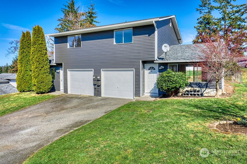 Photo of 313 Bedrock Drive, Everett, WA 98203 (MLS # 2049695)