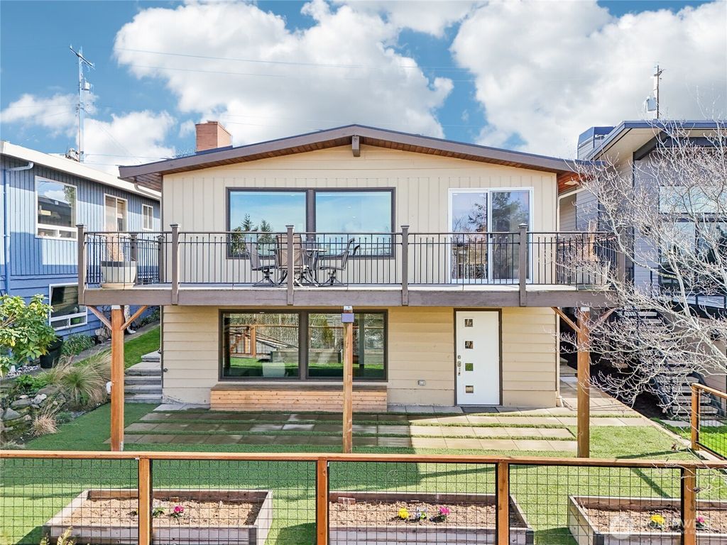 Photo of 5638 37th Avenue SW, Seattle, WA 98126 (MLS # 2341030)