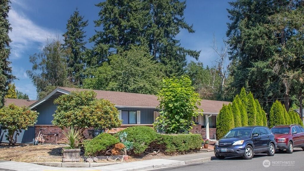Photo of 808 I Street NE, Auburn, WA 98002 (MLS # 2429189)