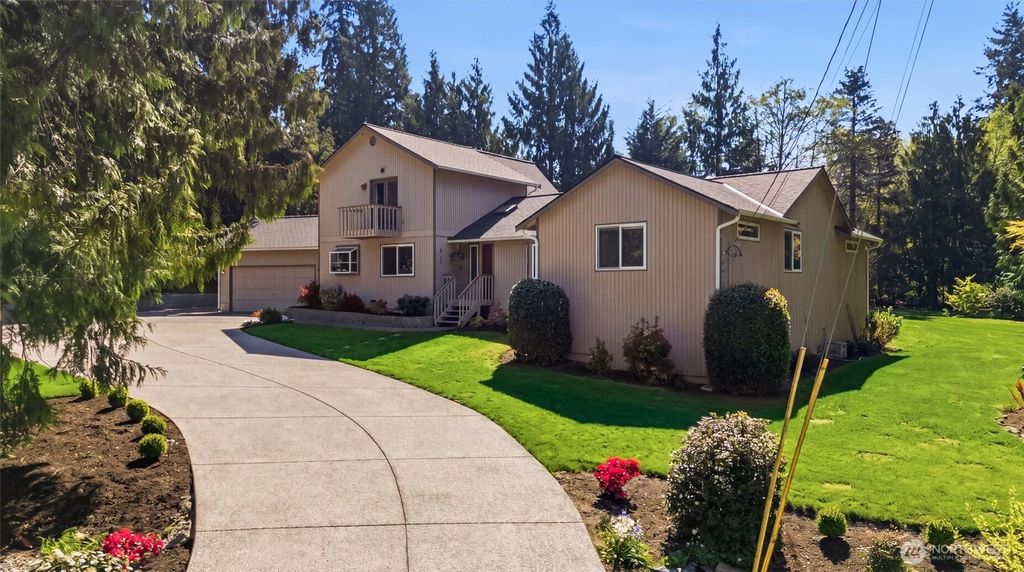 Photo of 18125 Snohomish Avenue, Snohomish, WA 98296 (MLS # 2513168)