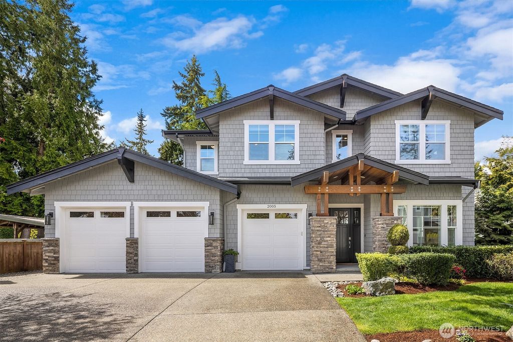 Photo of 2005 105th Avenue NE, Bellevue, WA 98004 (MLS # 2507311)