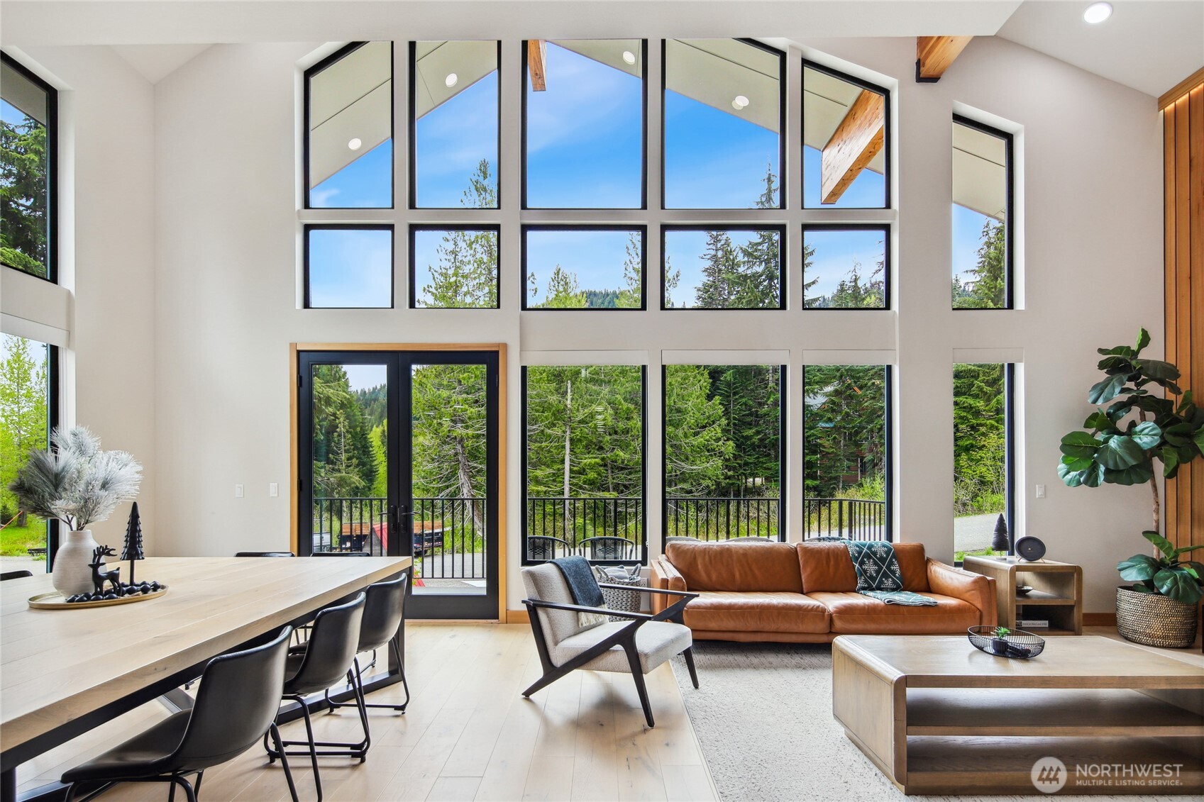 400 Hyak Dr E