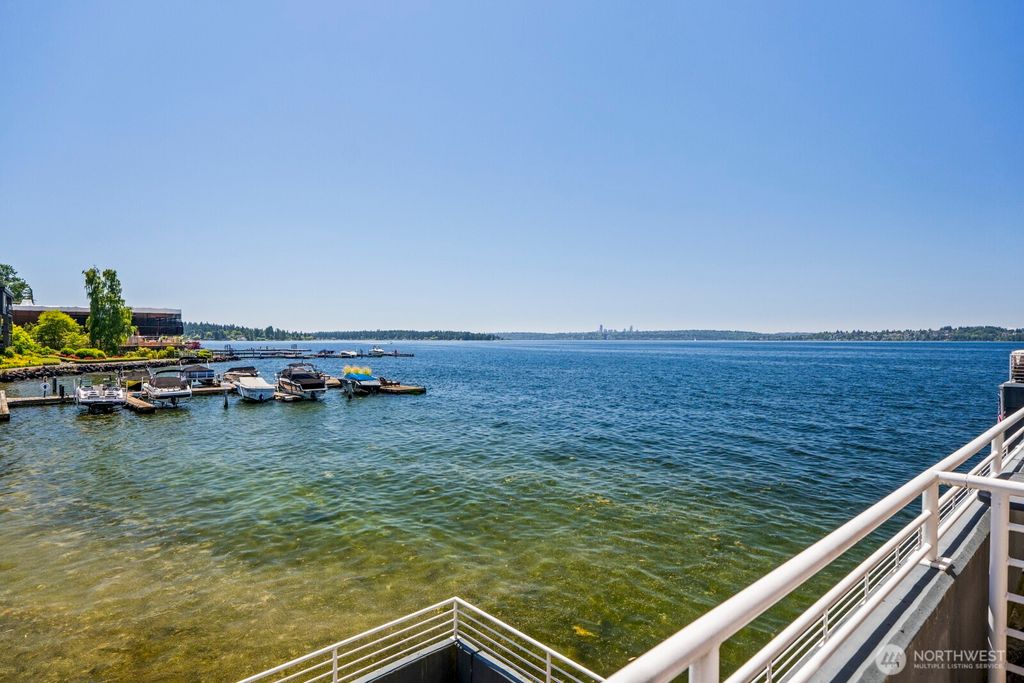 Photo of 733 Lake Street S #105, Kirkland, WA 98033 (MLS # 2387427)