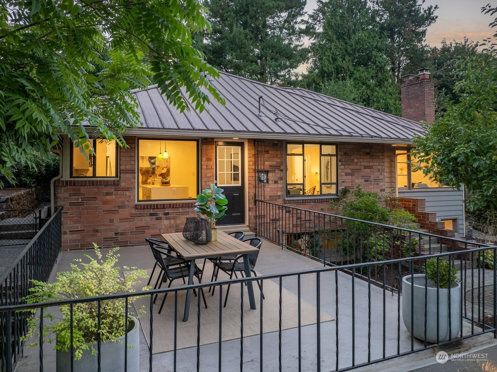 Photo of 12331 23rd Avenue NE, Seattle, WA 98125 (MLS # 2286702)