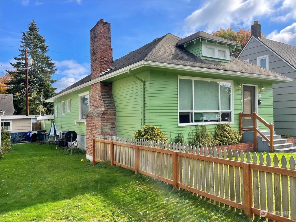 Photo of 2017 Colby Avenue, Everett, WA 98201 (MLS # 2291157)